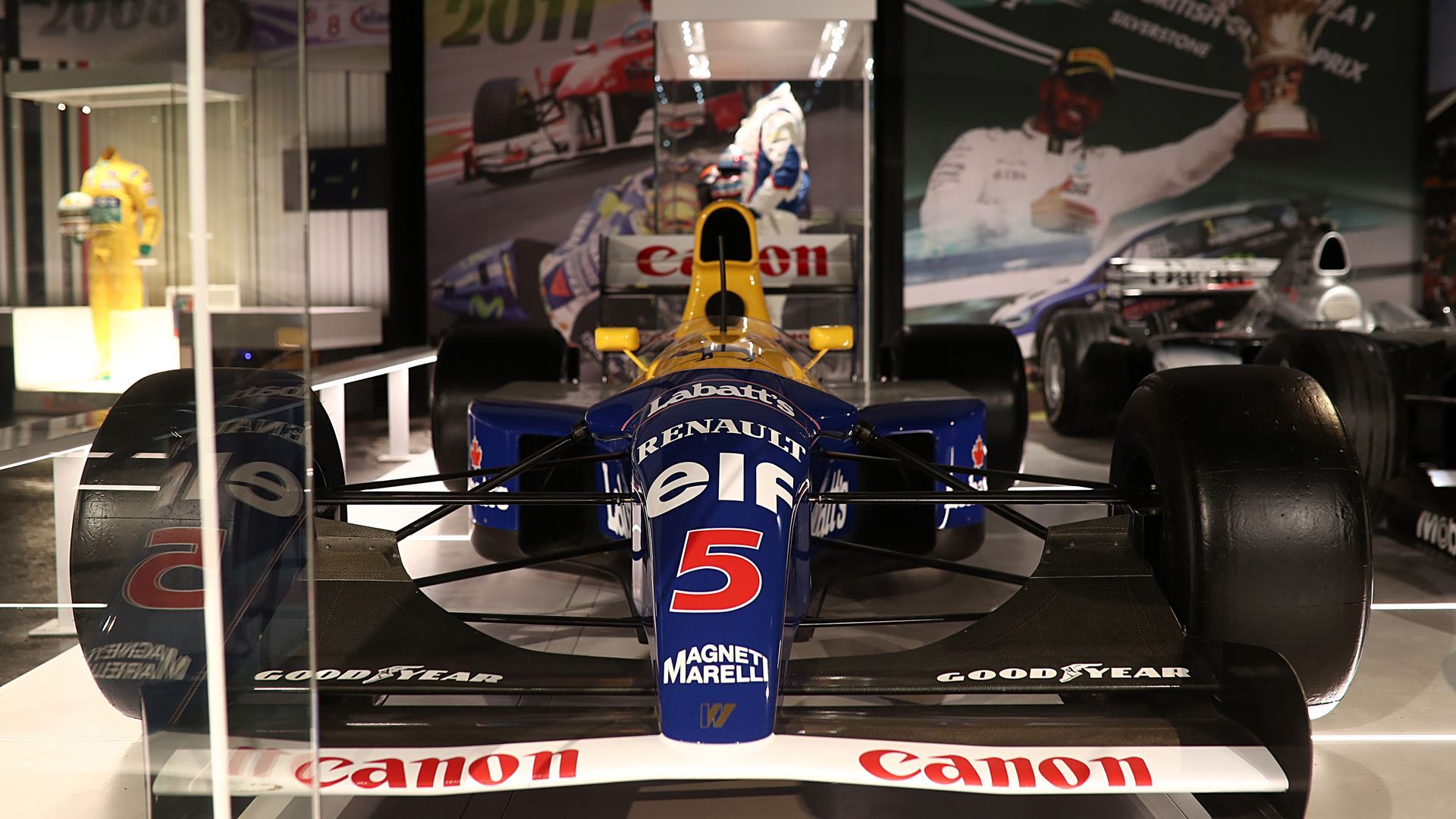 Formula 1 vehicle at UK attraction The Silverstone Experience